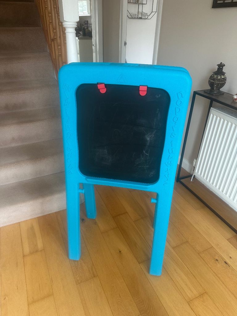 Child’s easel