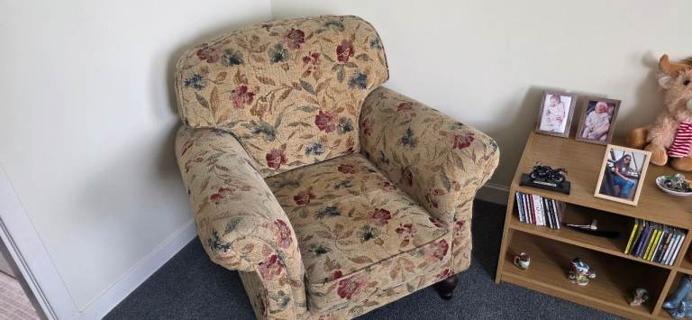 Floral Fabric Armchair – Good Condition, Comfy Seat
