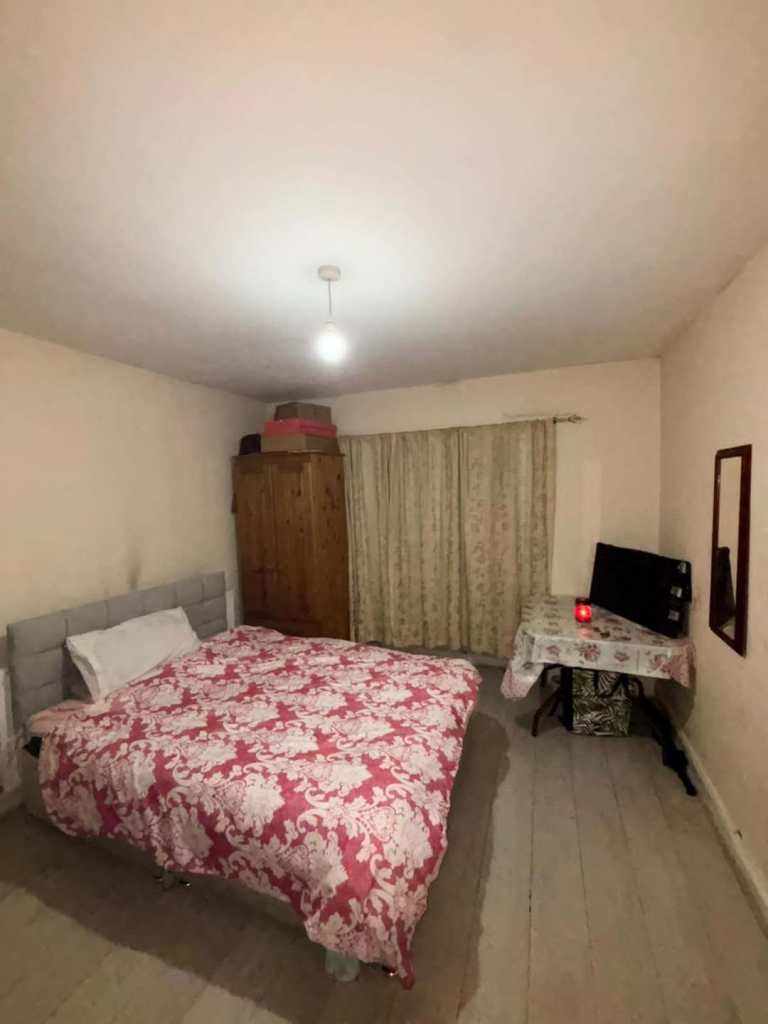 Double Bed Room Available for Rent in Feltham