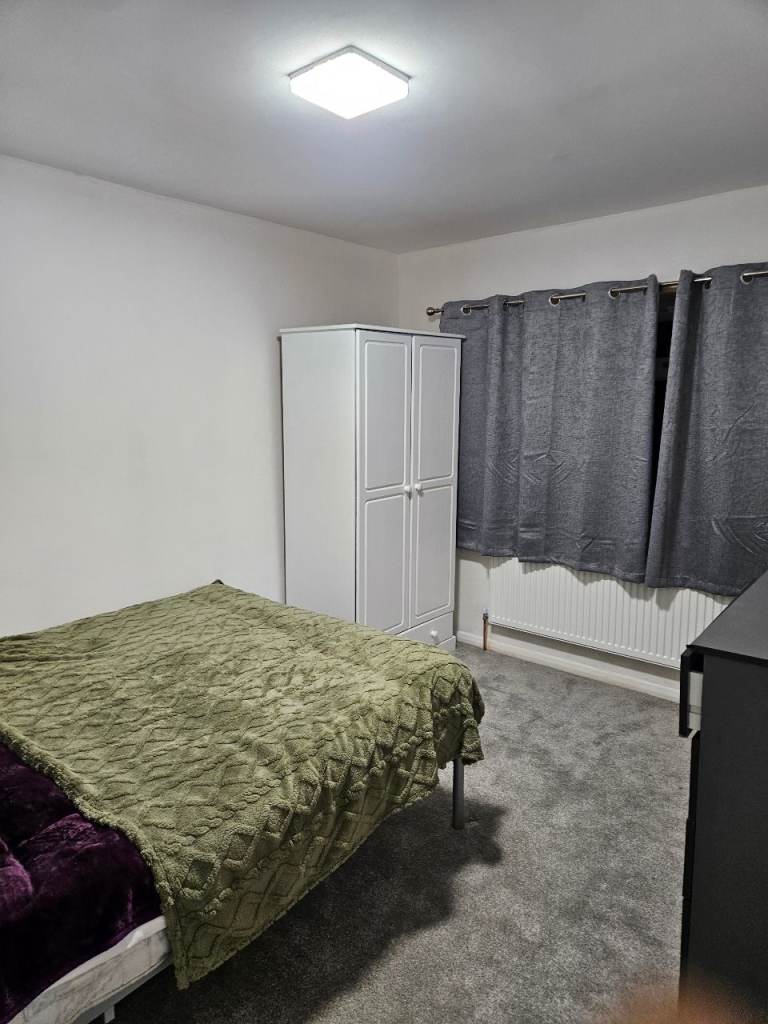 Double and Single Rooms to rent in a share house