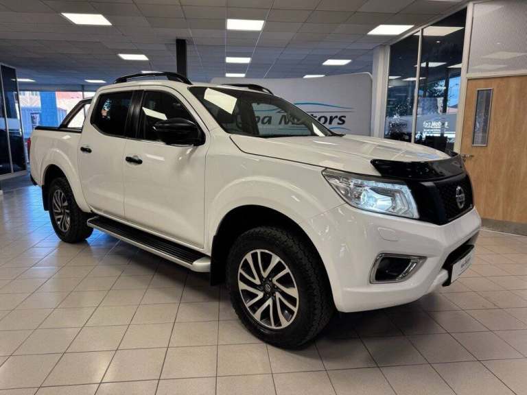 2016 Nissan Navara 2.3 dCi Tekna Pickup Double Cab 4dr Diesel Manual 4WD Euro 5 (190 ps) PICK UP ...