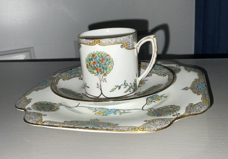 Rare  1930’s 19 Piece Royal Grafton Staffordshire Tea Set +  sandwich plate.£150 ovno