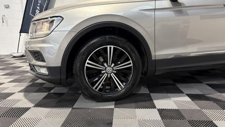 VOLKSWAGEN TIGUAN 2.0 TDI BlueMotion Tech SE Navigation 2016