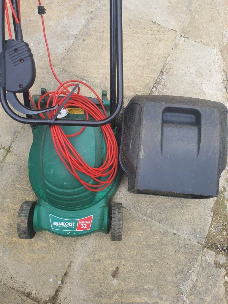 Qualcast 32 Electric Lawnmower – Good Condition with Grass Box