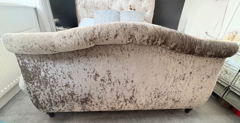 Beautiful Kingsize Handmade Sleigh Bed 