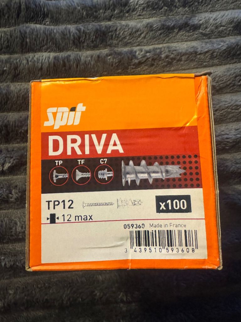 Plasterboard fixings 