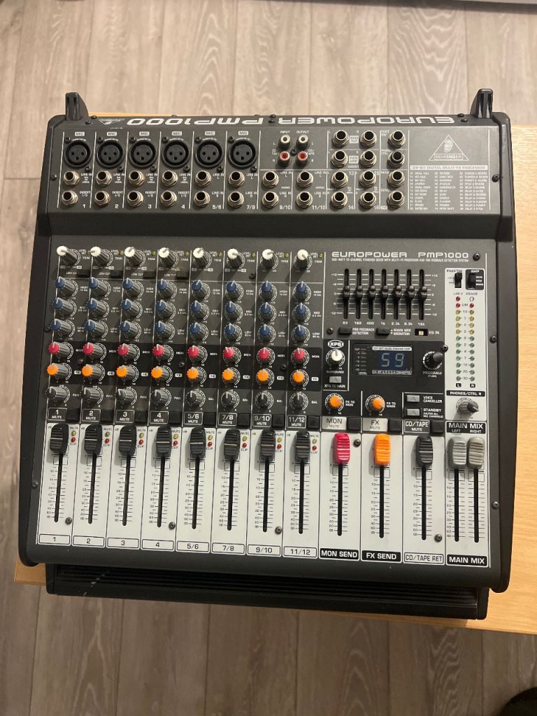 Behringer EUROPOWER PMP1000 mixer