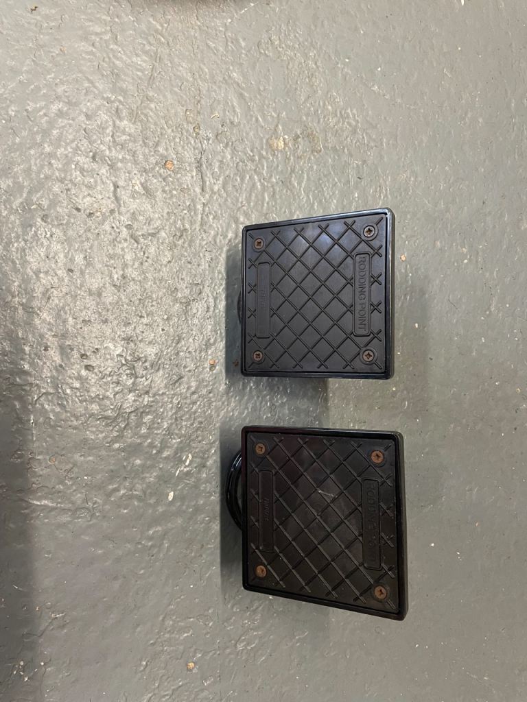 1 x flowplast push fit plain end rodding point, 1 x flowpast push fit socketed rodding point 