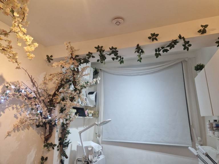 Beauty  Room  / Massage Room available  