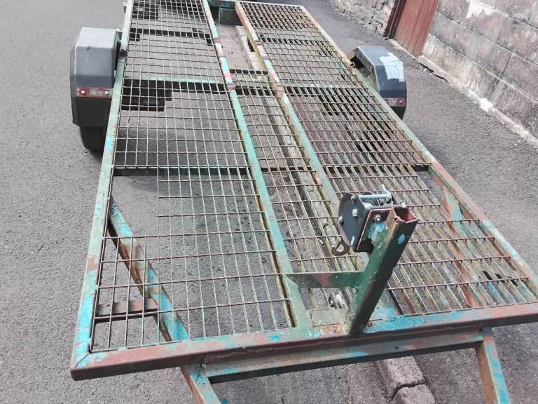 Flat bed trailer 