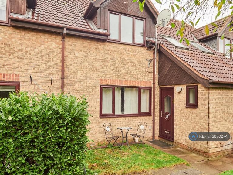 2 bedroom house in Varsity Drive, London, TW1 (2 bed) (#2870274)