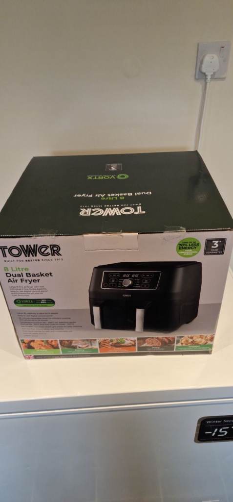 Generic Tower Vortx 8L Dual Basket Air Fryer with Digital Touch Panel, Black.