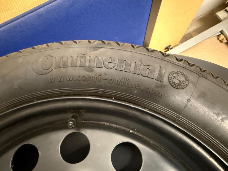 Nexen 225/50 R17 wheels with winter tyres