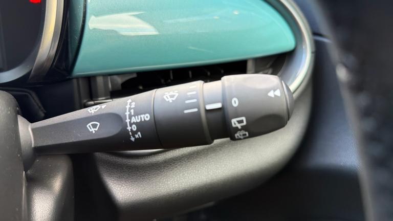 2025 Fiat 600 1.2 MHEV SUV 5dr Petrol Hybrid e-DCT Euro 6 (s/s) (100 ps) SUV Hybrid Automatic