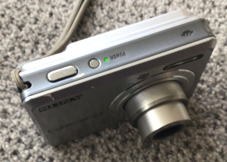 Sony Cyber-shot DSC-S730 Digital Camera 