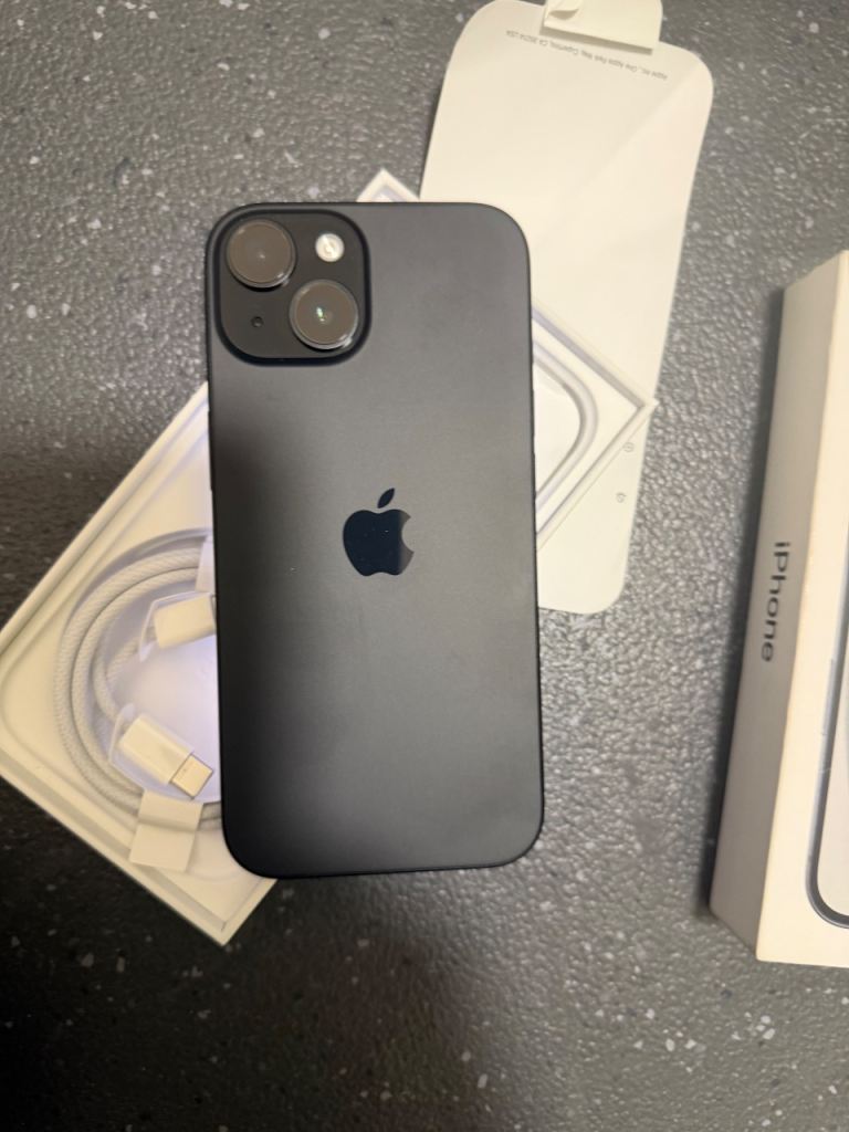 Apple Watch Ultra & iPhone 15  