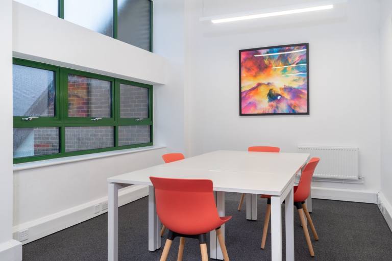 Crowborough - TN6 1DH \ Productive Team Workspace with 4 Workstations