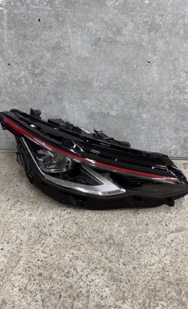 VW GOLF MARK 8.5 GTI IQ HEADLIGHT RIGHT DRIVER SIDE 2025-2026  5H2.941.060.AA
