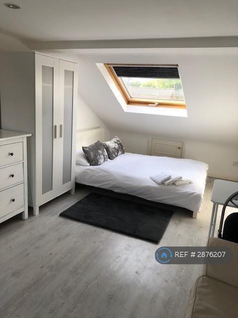 Studio flat in King Edward Street, Slough, SL1 (#2876207)
