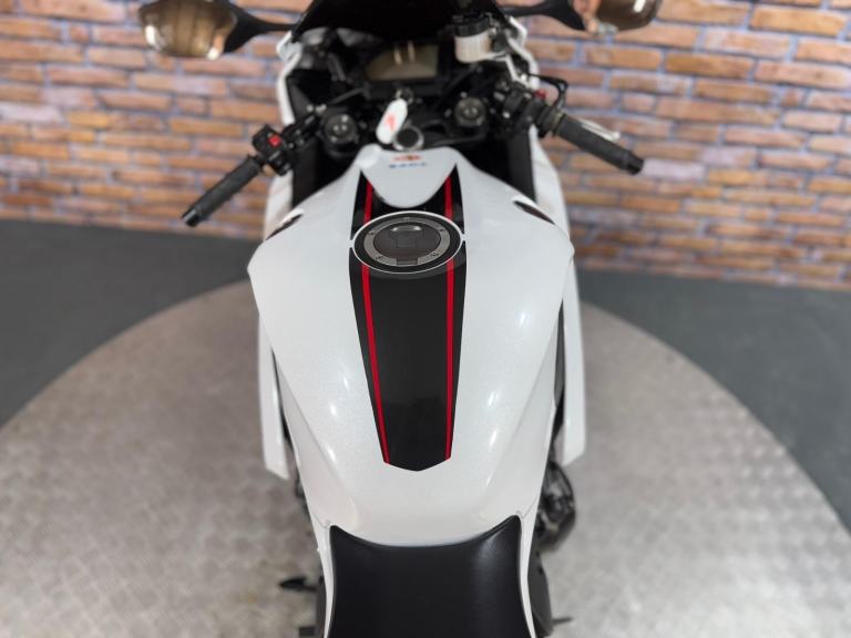 Honda CBR1000rr FIREBLADE - NEW MOT - NATIONWIDE DELIVERY