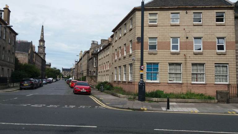 Leith Two Bedroom flat to rent. 