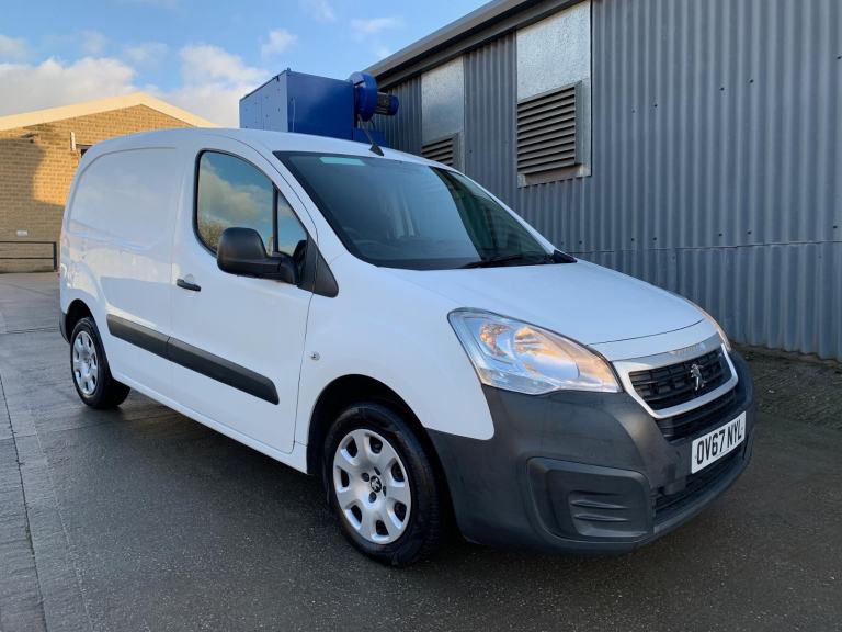 2017 Peugeot Partner PROFESSIONAL 850 L1 1.6 BLUEHDI 3-STR VAN. 111K MLS (NO VAT