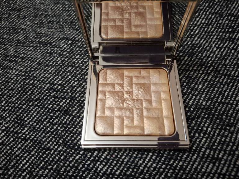 Makeup item