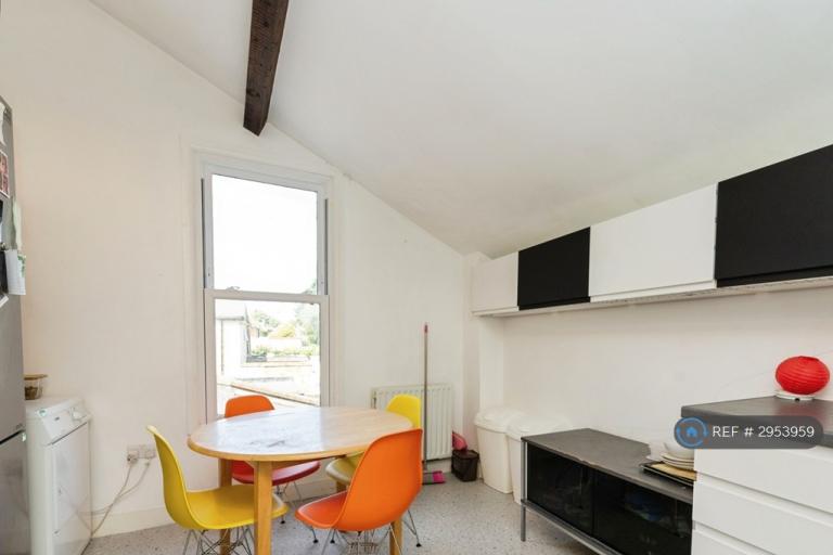 5 bedroom flat in The Swan, Kingston Upon Thames, KT1 (5 bed) (#2953959)