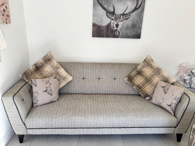 4 Seater sofa and cuddle chair 