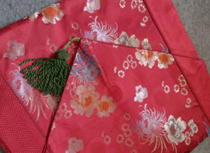 Oriental Chinese Silk Embroidered table cloth runner
