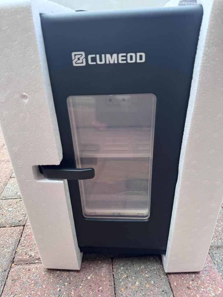 CUMEOD YT-A-15X Thermoelectric Cooler and Warmer Mini Fridge - New
