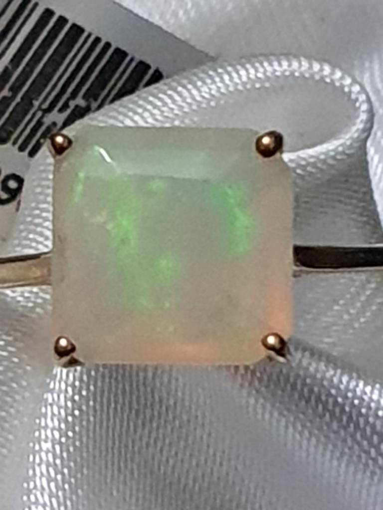 9ct Gold Ethiopian opal Ring Size P or S new 