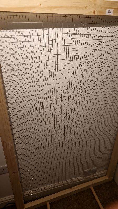 Door wire frame for introducing kittens