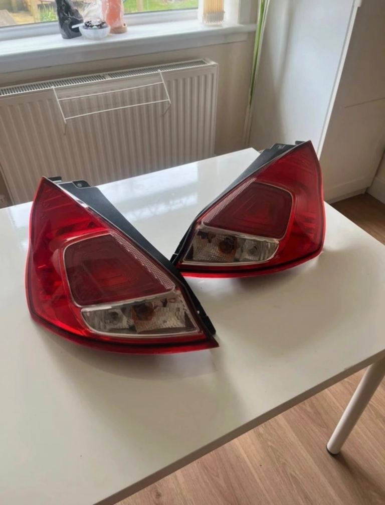 Ford fiesta rear tail lights 