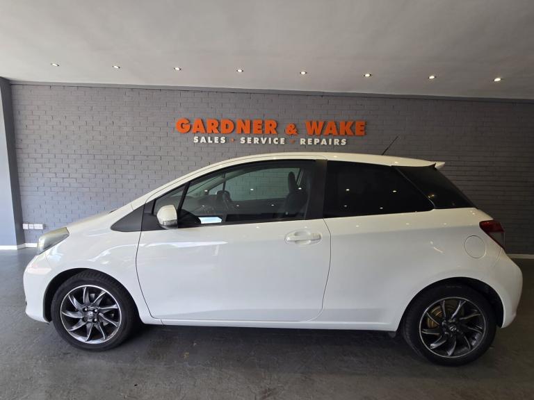 2012 Toyota Yaris 1.33 VVT-i Trend 3dr HATCHBACK Petrol Manual