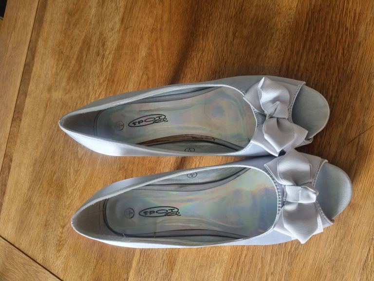 Silver size 4 heels 