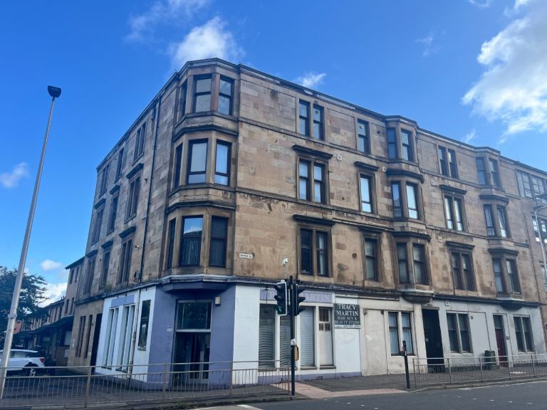3 bedroom flat in Govan Road, Govan, Glasgow, G51 4RE