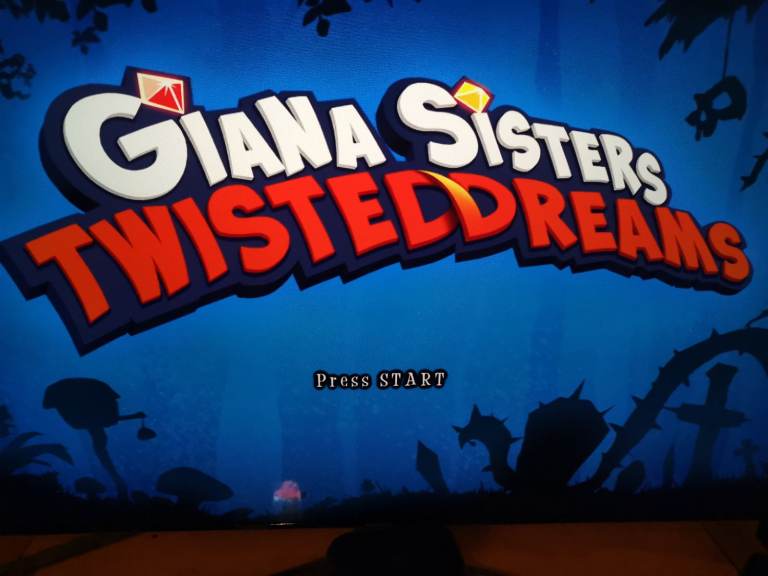 PS3 slim console with 2 controllers cech 2003b 250gb