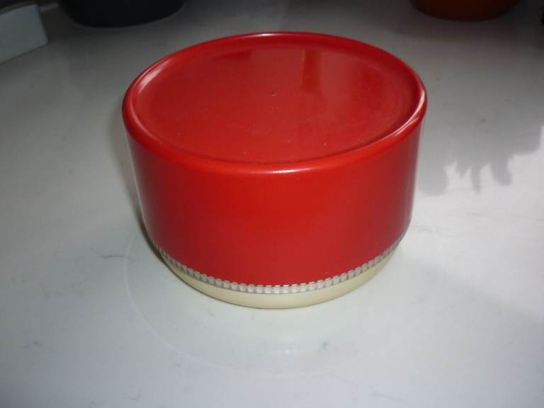 Compact kitchen scales 