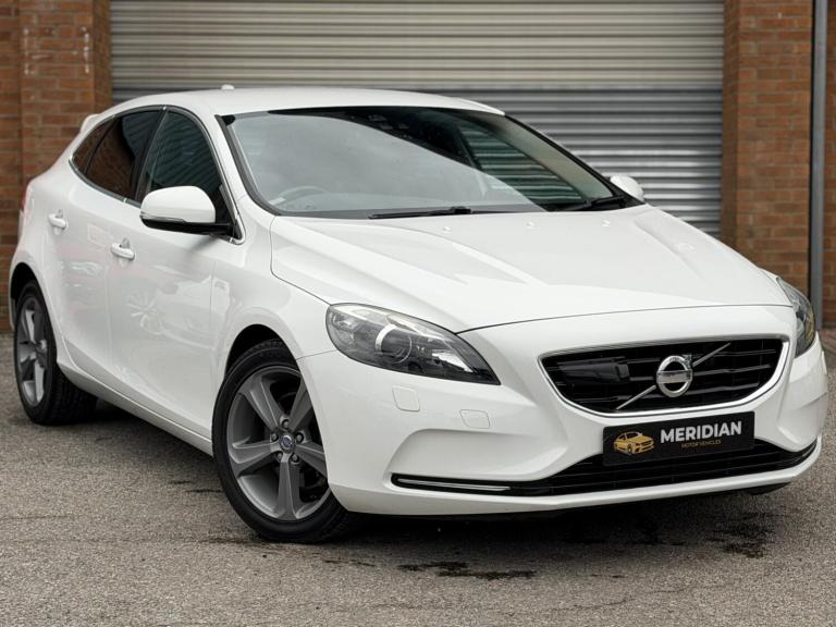 2014 Volvo V40 1.6 T4 SE Lux Nav Hatchback 5dr Petrol Powershift Euro 5 (s/s) (180 ps) Hatchback ...
