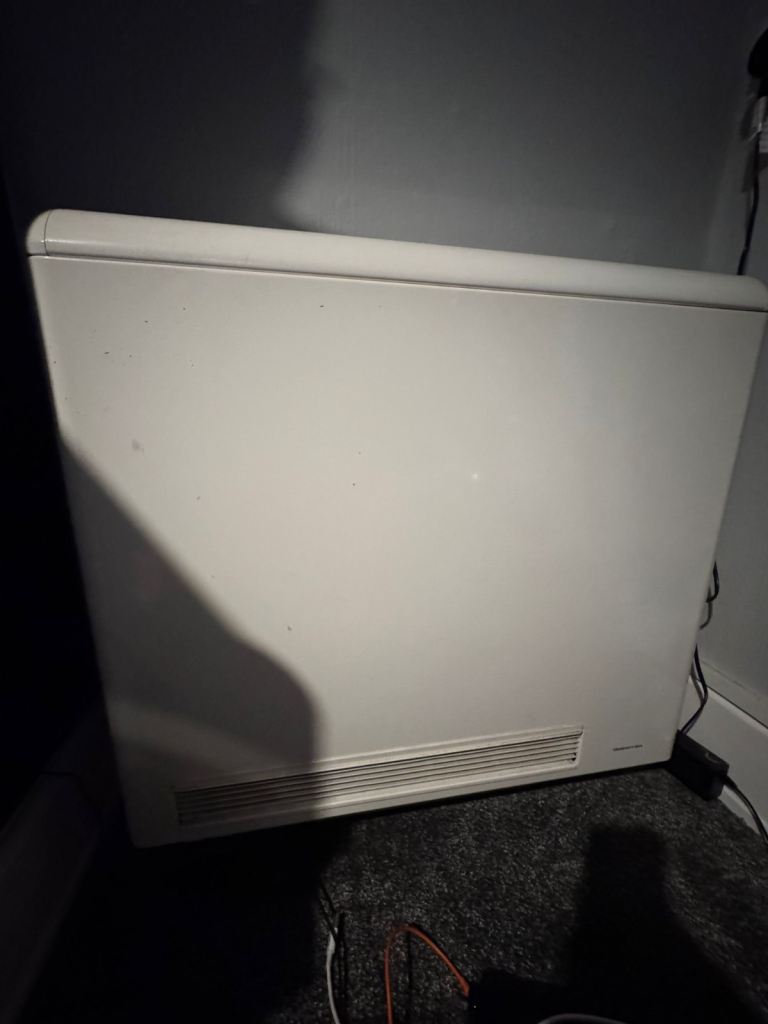 High retention storage heater