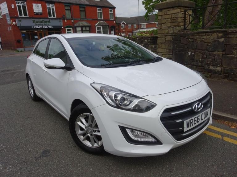 2016 Hyundai i30 1.6 CRDi Blue Drive SE Nav Euro 6 (s/s) 5dr HATCHBACK Diesel Manual