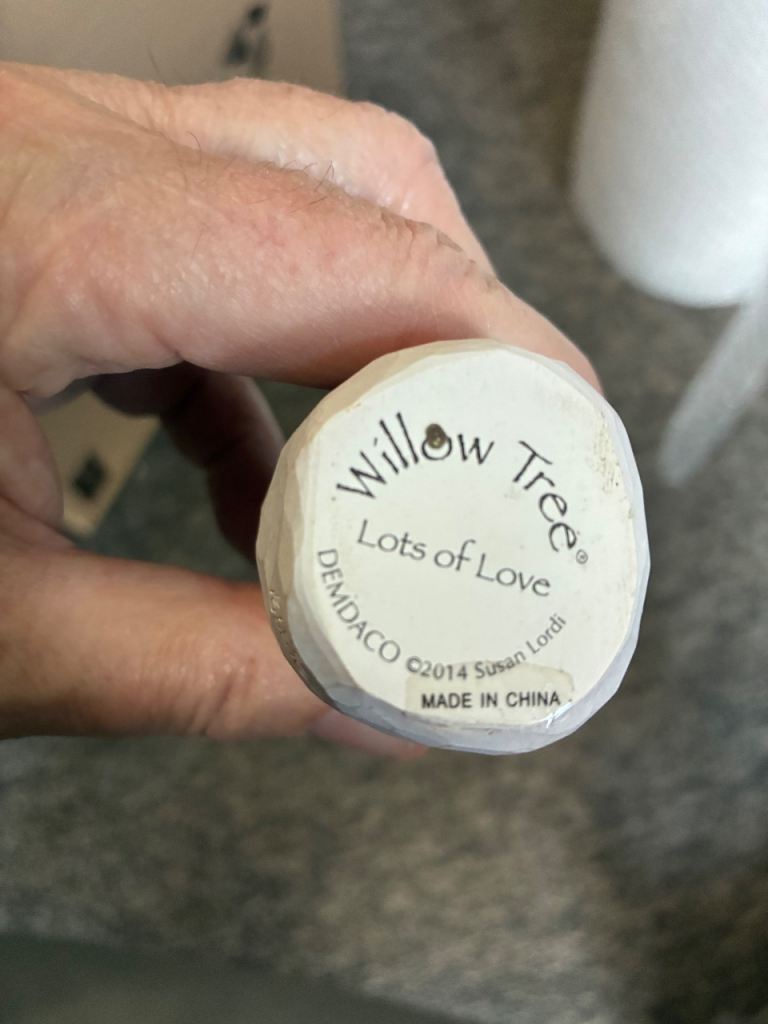 Willow Tree  ‘Lots of Love’