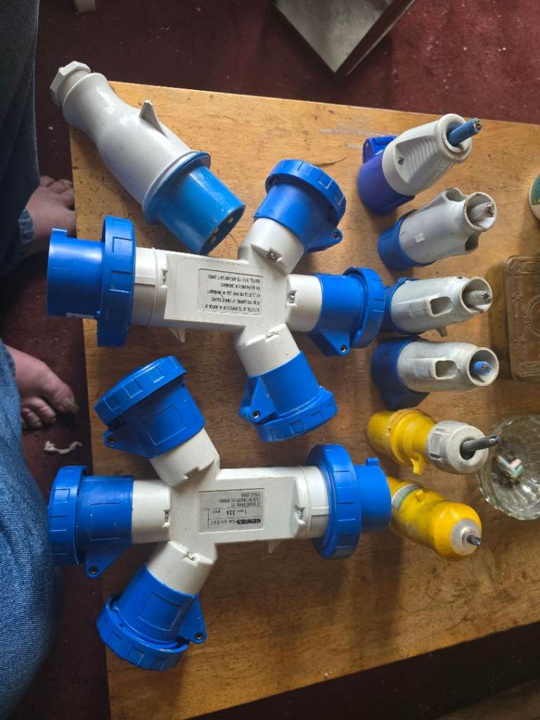 Asorted caravan plugs