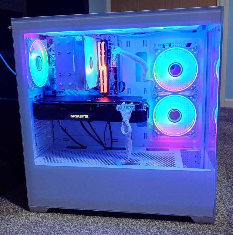White Custom Gaming PC | RTX 2070 S 8GB | Ryzen 7 2700x | 16GB RAM | 512GB NVME SSD | Win 11 Pro