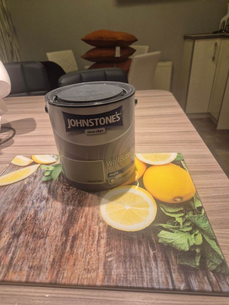tin of Johnstone's Wall & Ceiling Matt