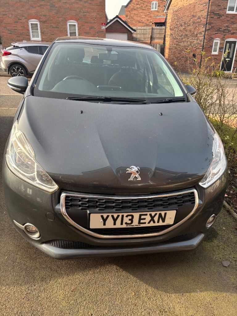 Peugeot, 208, Hatchback, 2013, Manual, 1199 (cc), 5 doors
