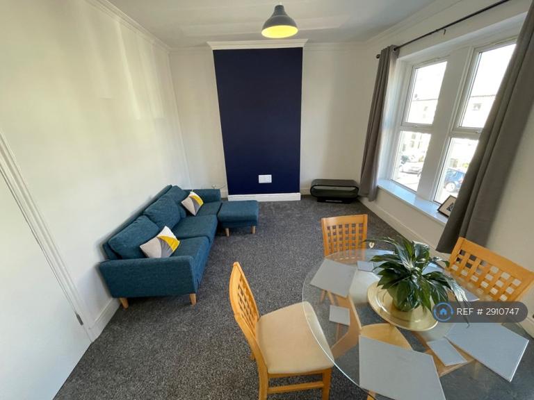 2 bedroom flat in Donald St, Cardiff, CF24 (2 bed) (#2910747)