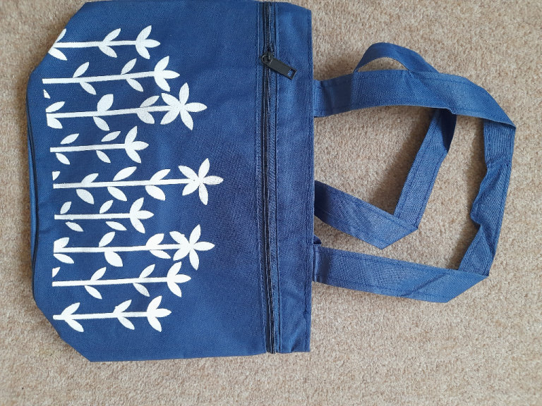 Smart, small blue tote bag, like new.