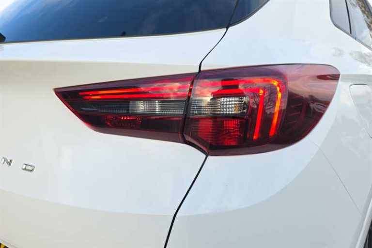 2022 Vauxhall Grandland 1.2 Turbo Elite 5dr HATCHBACK PETROL Manual